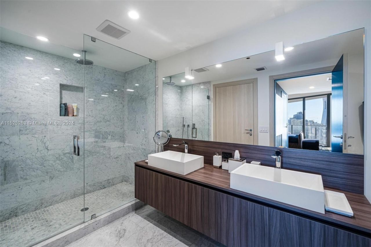 Flat in Miami, USA, 120 m² - picture 7