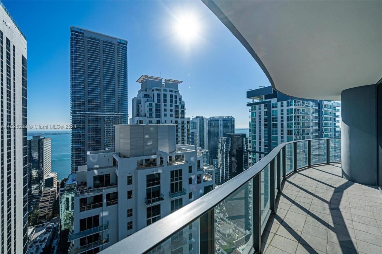 Flat in Miami, USA, 120 m² - picture 15