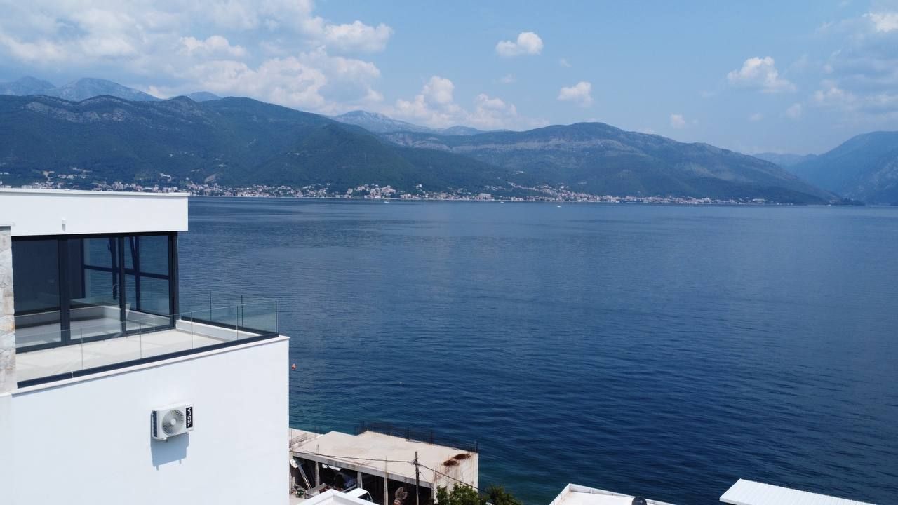 Villa in Tivat, Montenegro, 200 m² - picture 4