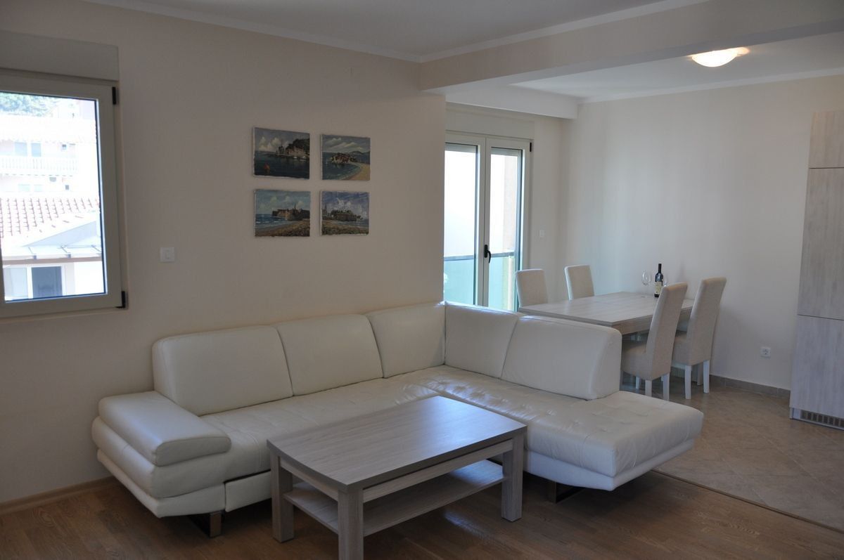 Piso en Budva, Montenegro, 61 m² - imagen 1