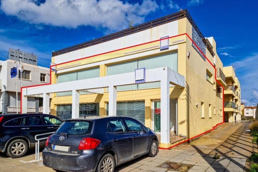 Oficina en Protaras, Chipre, 271 m² - imagen 1