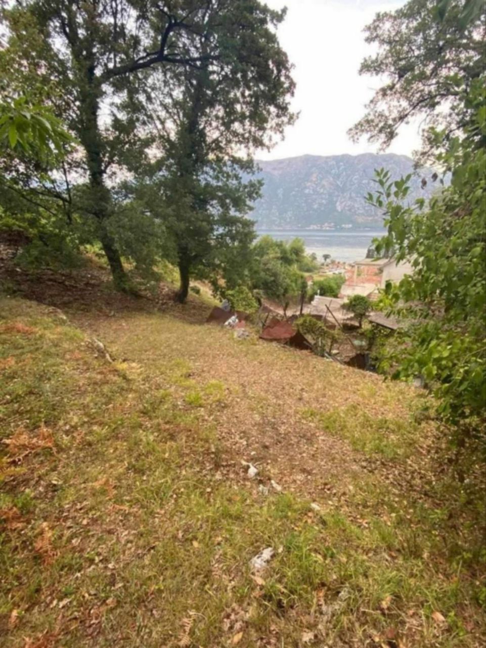 Terrain à Kotor, Monténégro, 1 000 m² - image 1