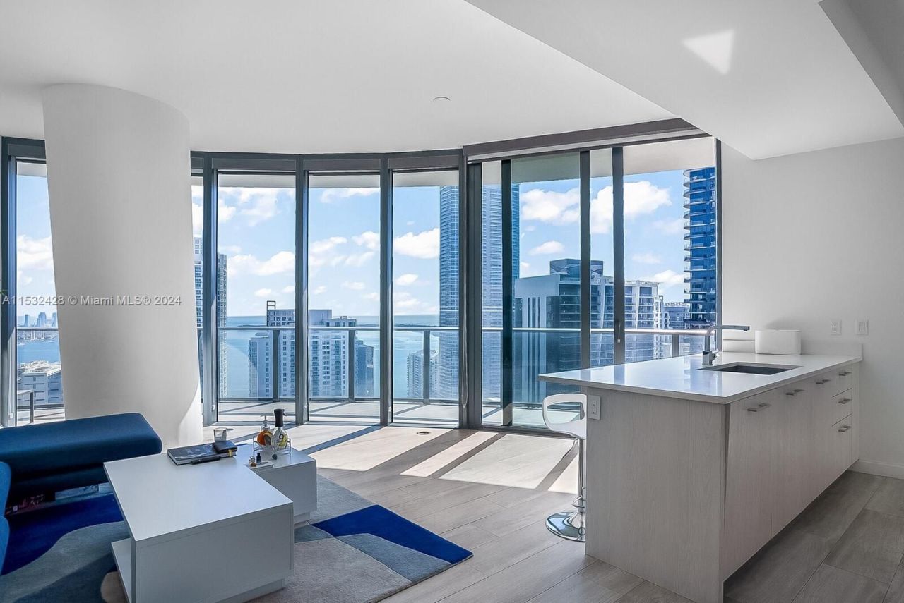 Flat in Miami, USA, 130 m² - picture 1