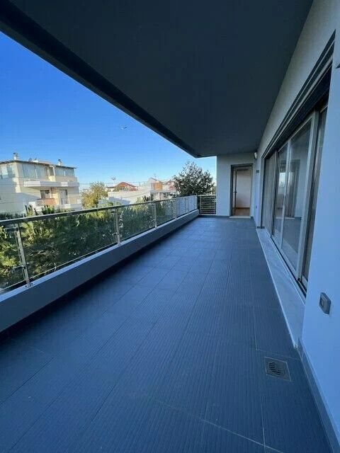 Flat in Glyfada, Greece, 127 m² - picture 1