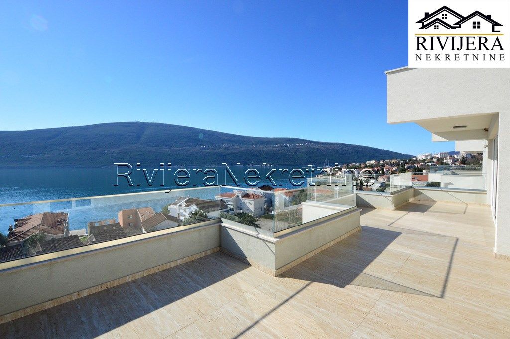 Appartement à Herceg-Novi, Monténégro, 157 m² - image 1