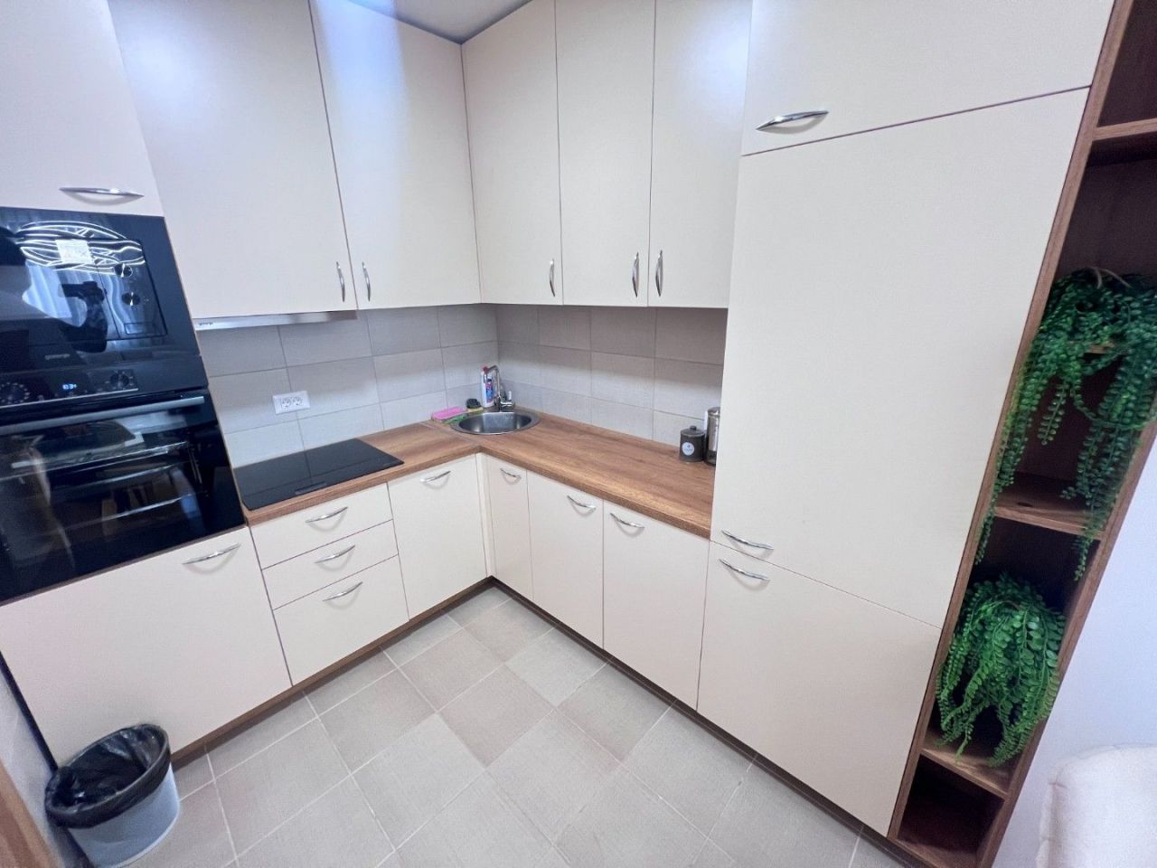 Flat in Budva, Montenegro, 77 m² - picture 2