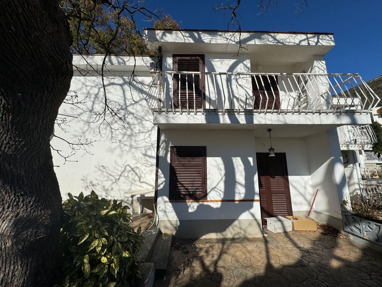 Maison à Petrovac, Monténégro, 90 m² - image 1