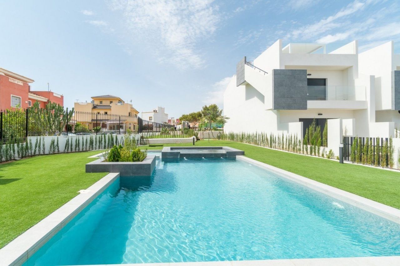 Bungalow en Torrevieja, España, 74 m² - imagen 1