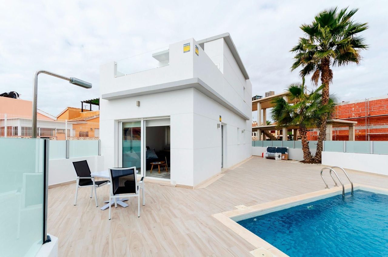 Villa à Torrevieja, Espagne, 86 m² - image 1