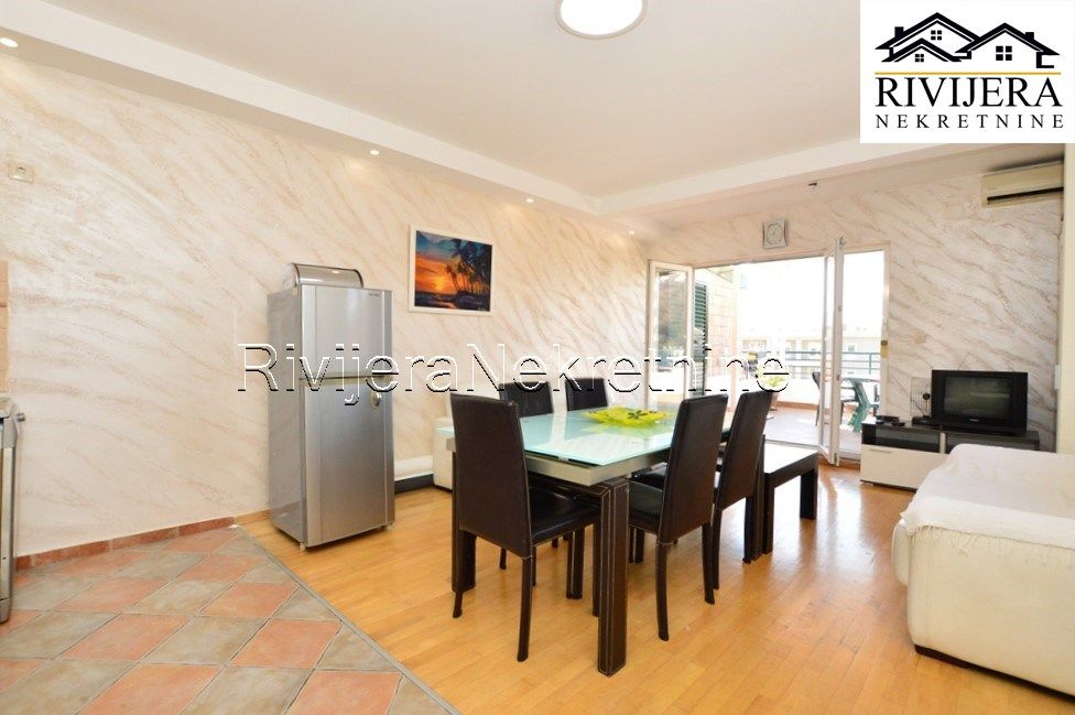 Piso en Herceg-Novi, Montenegro, 74 m² - imagen 2