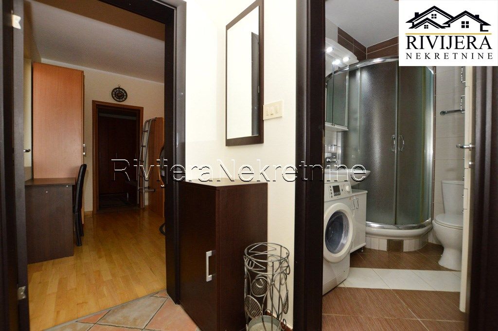 Piso en Herceg-Novi, Montenegro, 74 m² - imagen 13