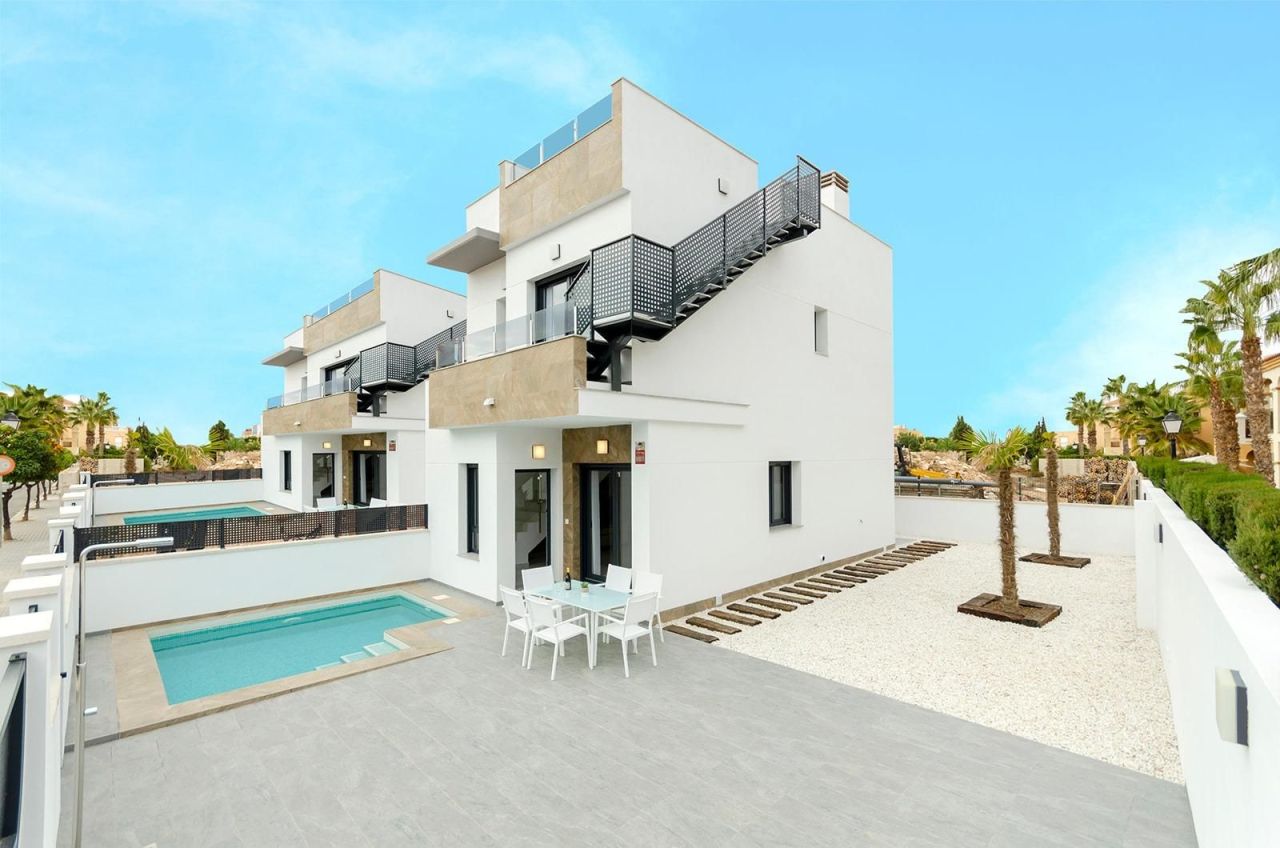 Villa à Torrevieja, Espagne, 105 m² - image 1