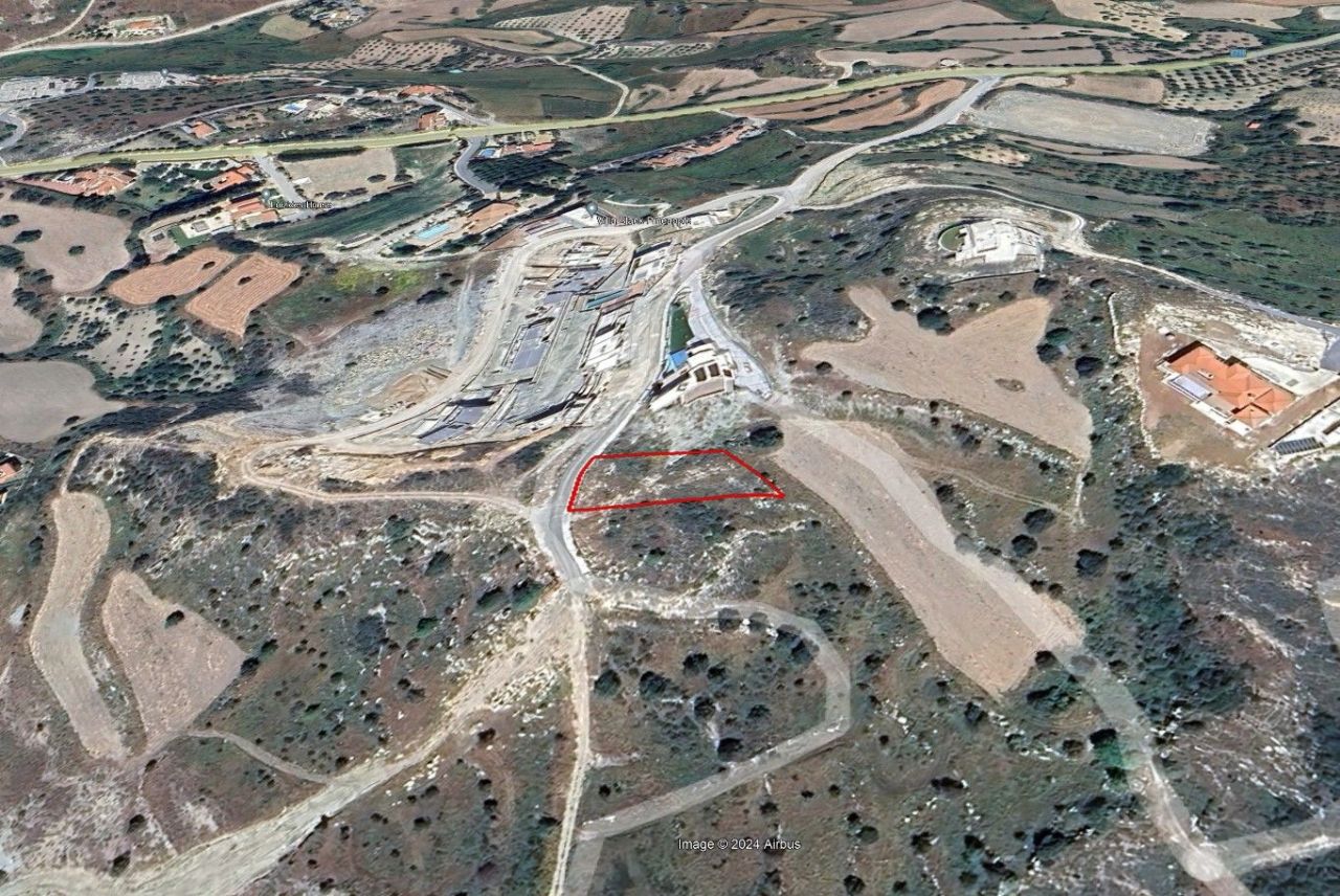 Terrain à Paphos, Chypre, 1 166 m² - image 1