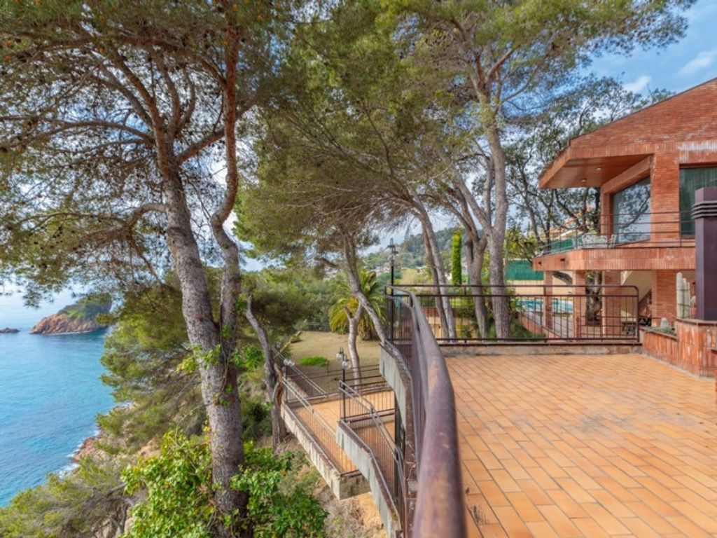 Haus in Costa Brava, Spanien, 658 m² - Foto 1