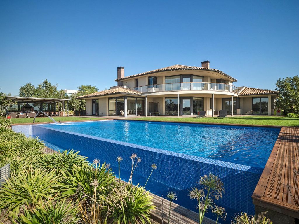 Haus in Costa Brava, Spanien, 958 m² - Foto 1