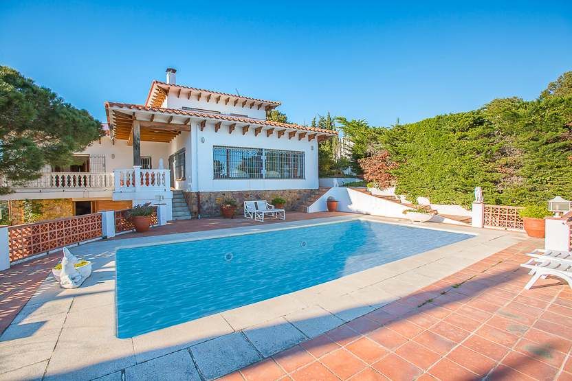 Haus in Costa Brava, Spanien, 446 m² - Foto 1