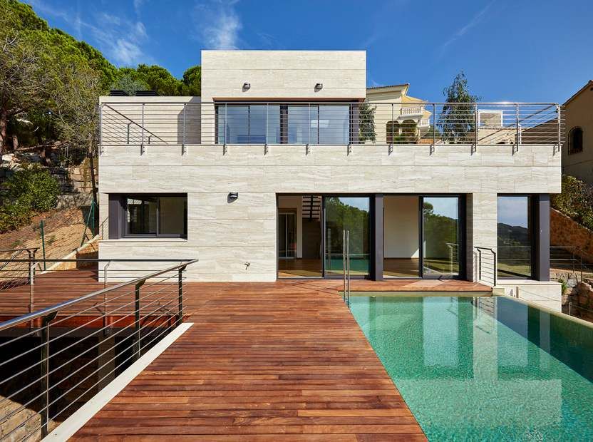 Haus in Costa Brava, Spanien, 331 m² - Foto 1