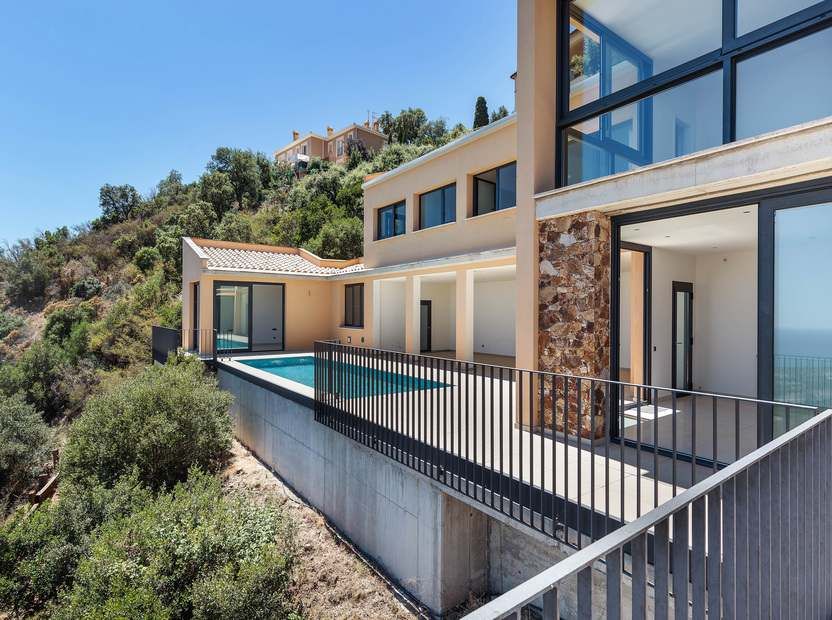 Haus in Costa Brava, Spanien, 512 m² - Foto 1