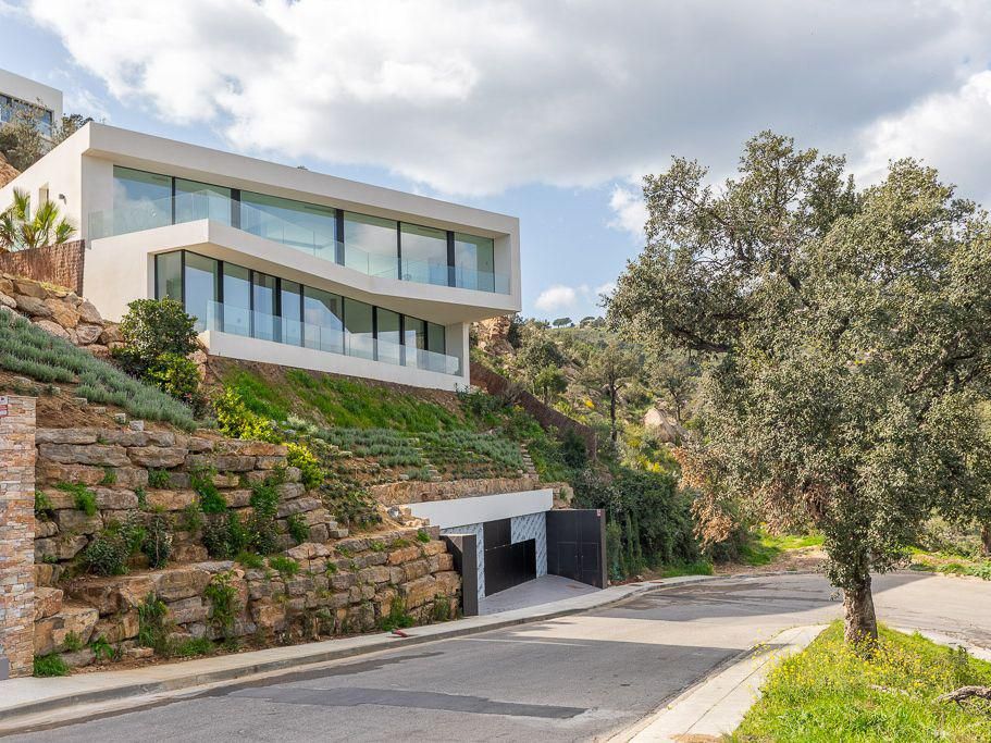 Haus in Costa Brava, Spanien, 350 m² - Foto 1