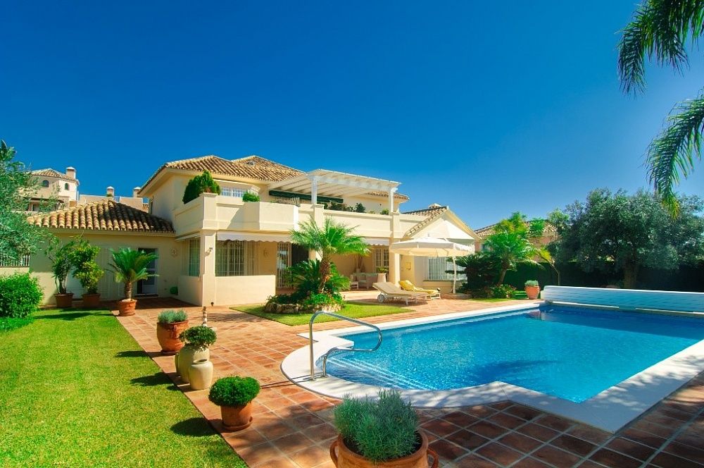 Haus in Costa del Sol, Spanien, 400 m² - Foto 1