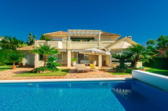 Haus in Costa del Sol, Spanien, 400 m² - Foto 1