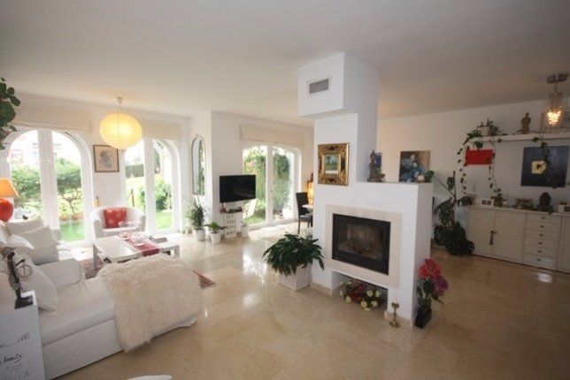 Maison urbaine sur la Costa del Sol, Espagne, 240 m² - image 1