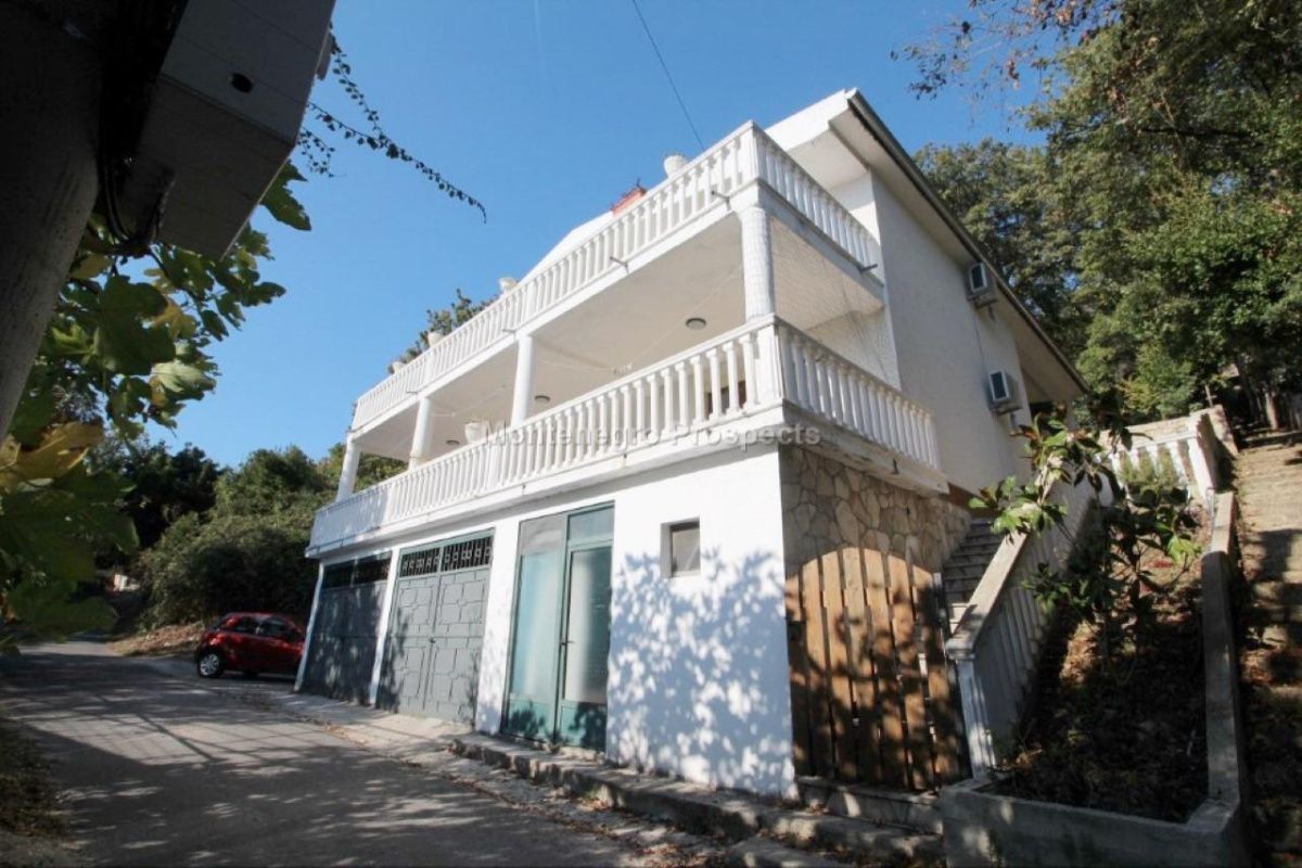 Haus in Ulcinj, Montenegro, 381 m² - Foto 1