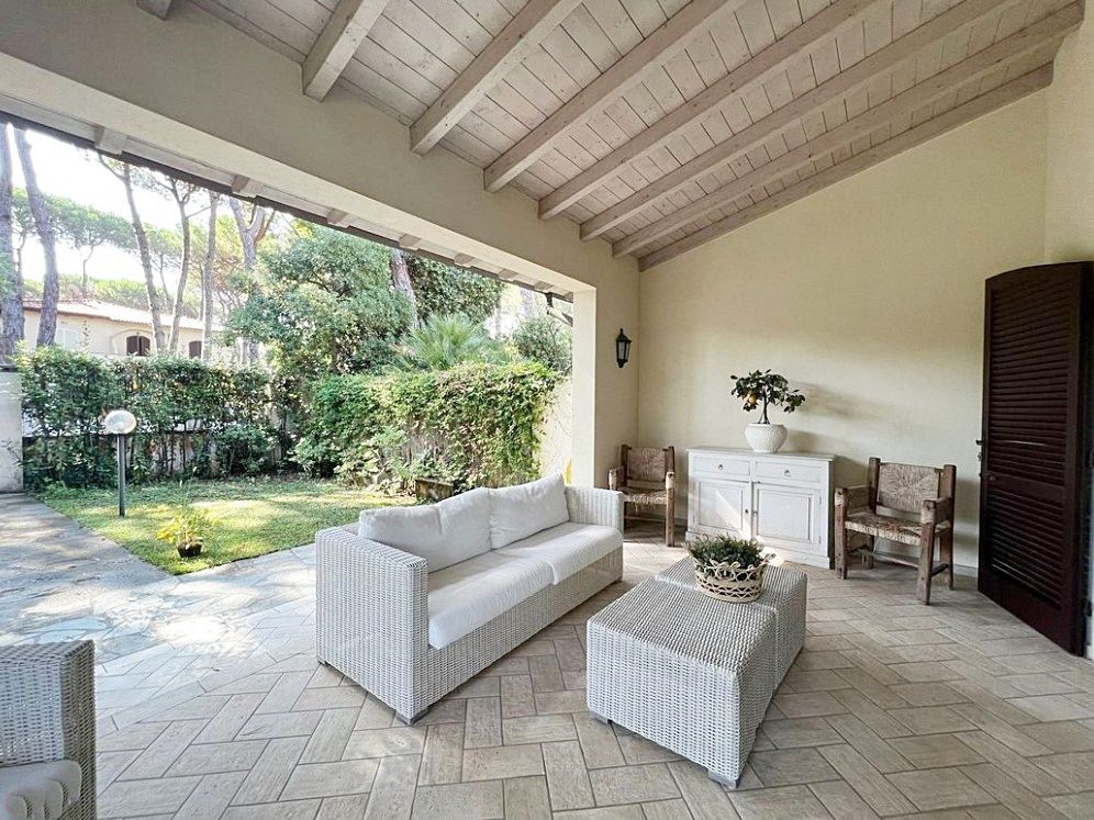 Villa in Forte dei Marmi, Italien, 200 m² - Foto 3