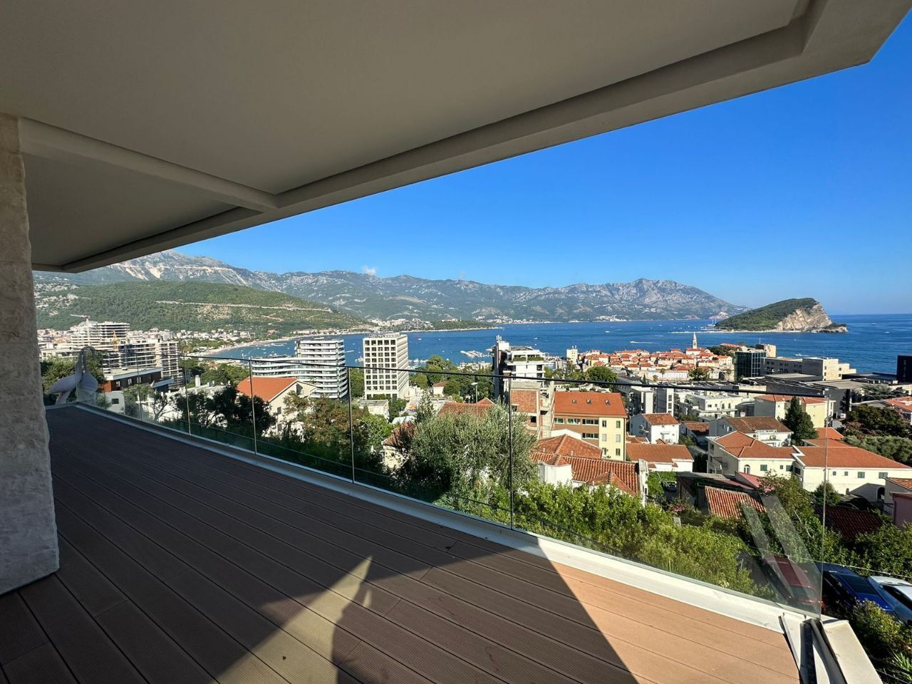 Piso en Budva, Montenegro, 125 m² - imagen 1