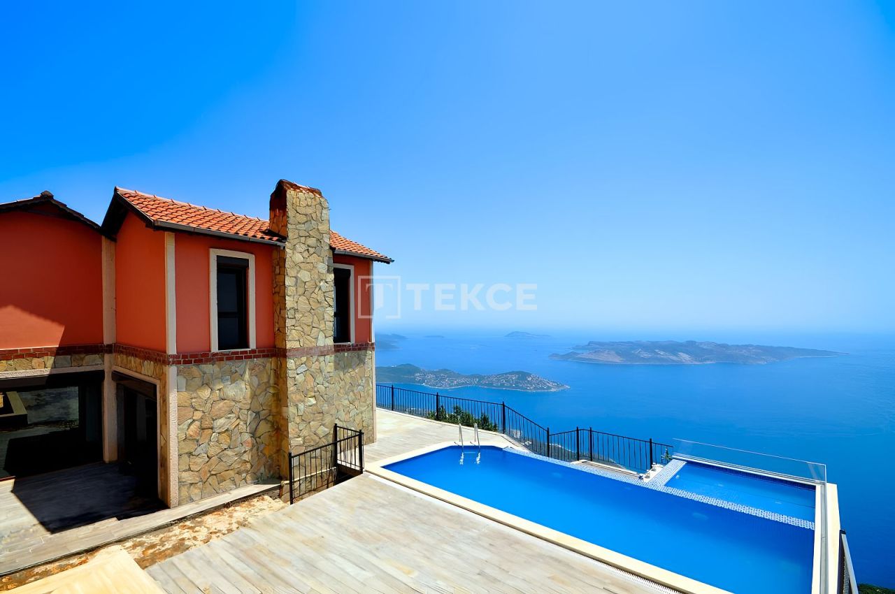 Villa à Kaş, Turquie, 200 m² - image 1