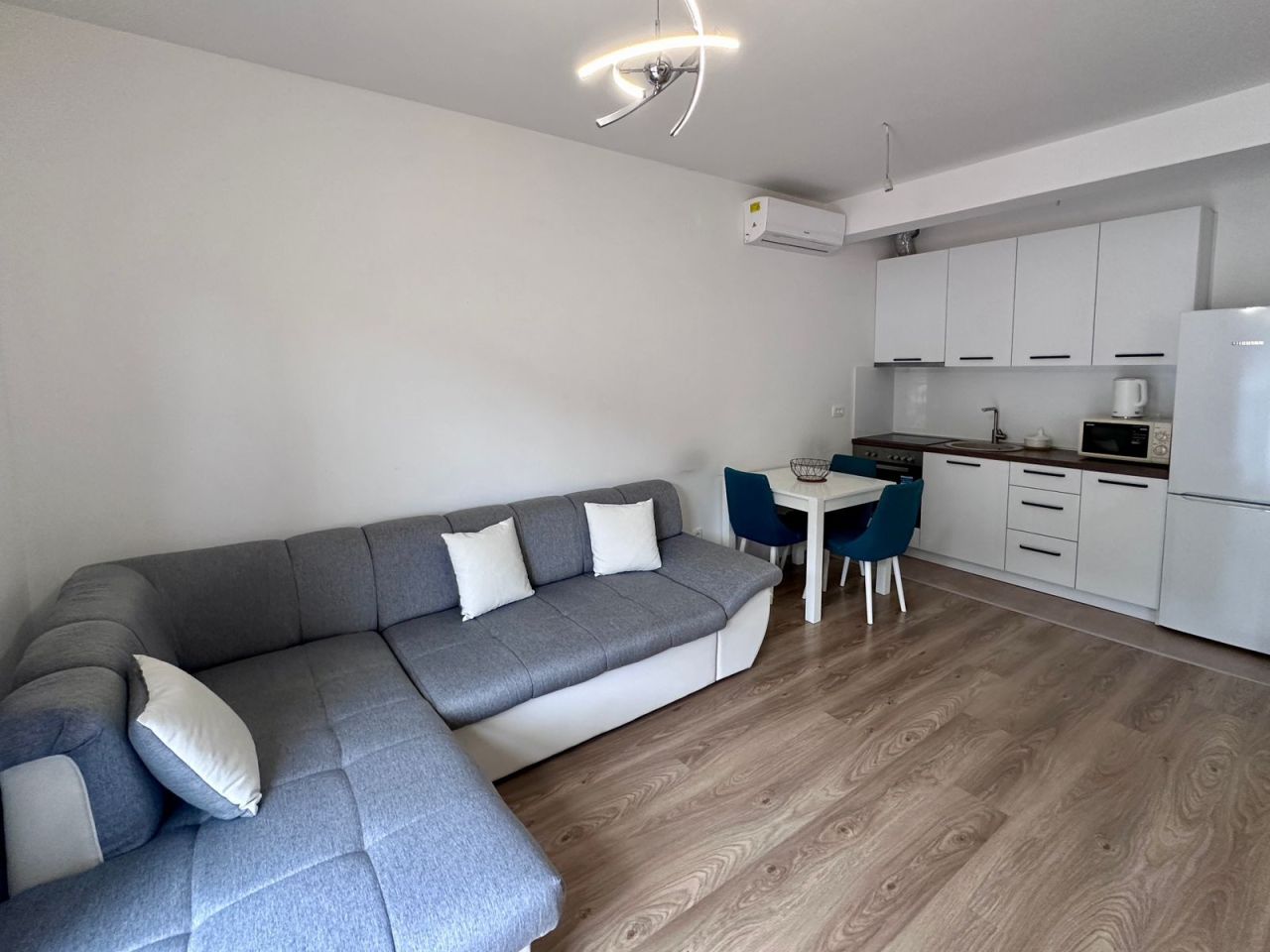 Flat in Budva, Montenegro, 44 m² - picture 2