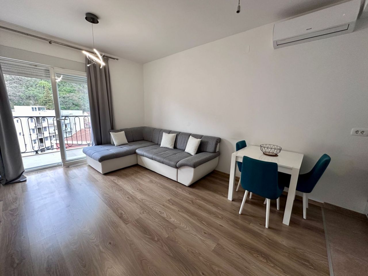 Piso en Budva, Montenegro, 44 m² - imagen 1