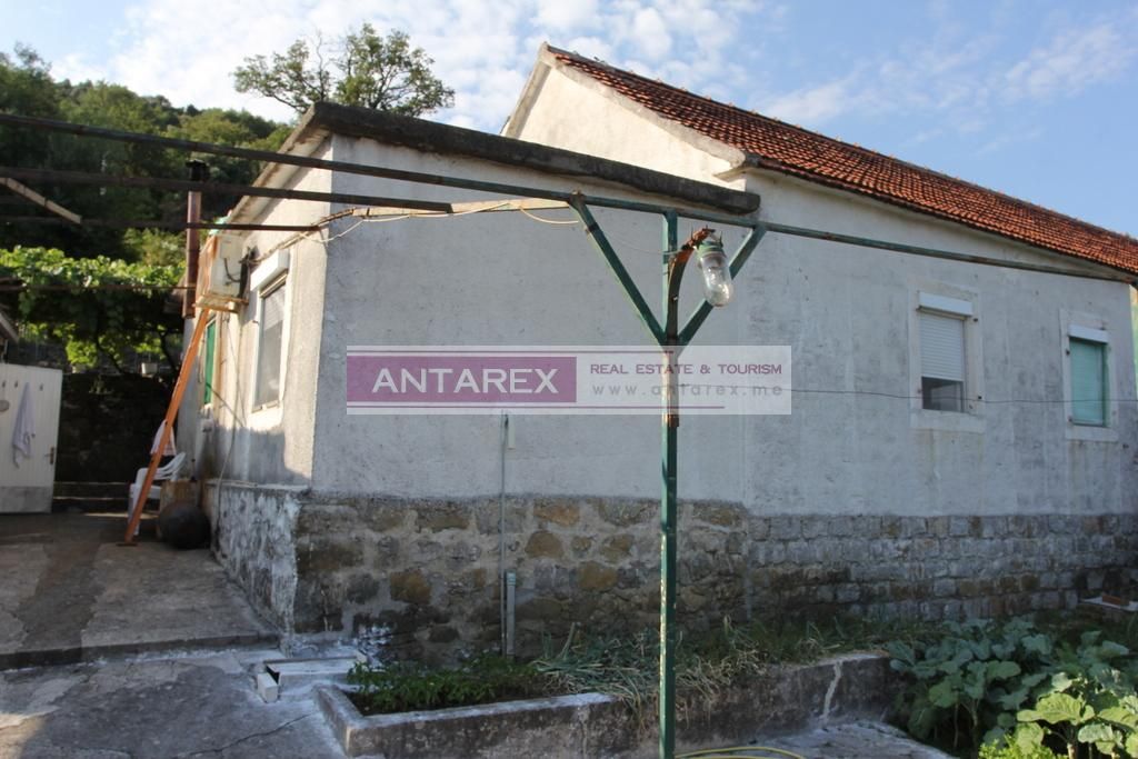 Villa in Bijela, Montenegro, 49 m² - picture 2