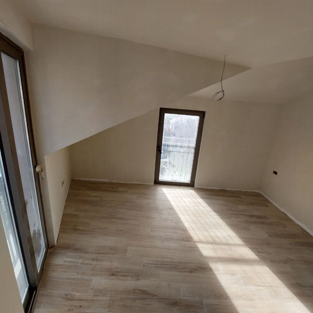 Appartement à Tivat, Monténégro, 81 m² - image 2
