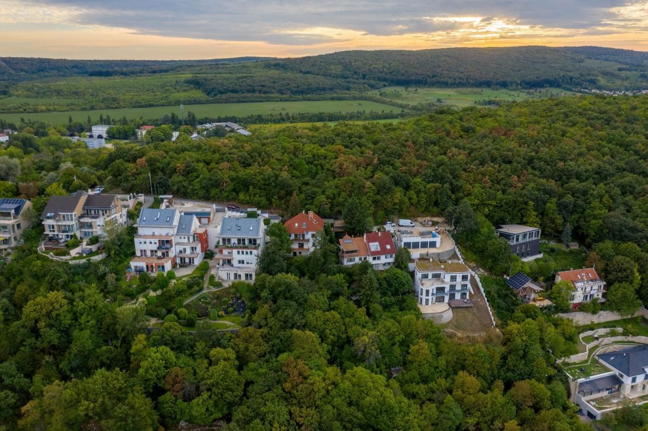 Penthouse in Budapest, Hungary, 130 m² - picture 2