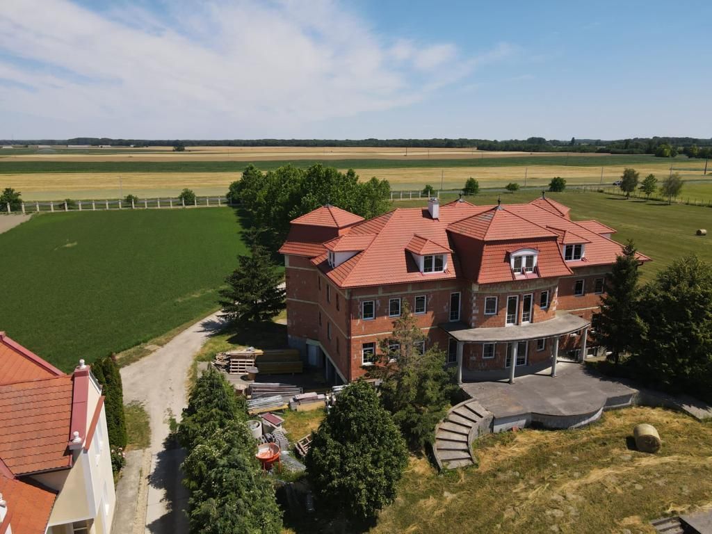 Castello Feketeerdő, Ungheria - foto 3