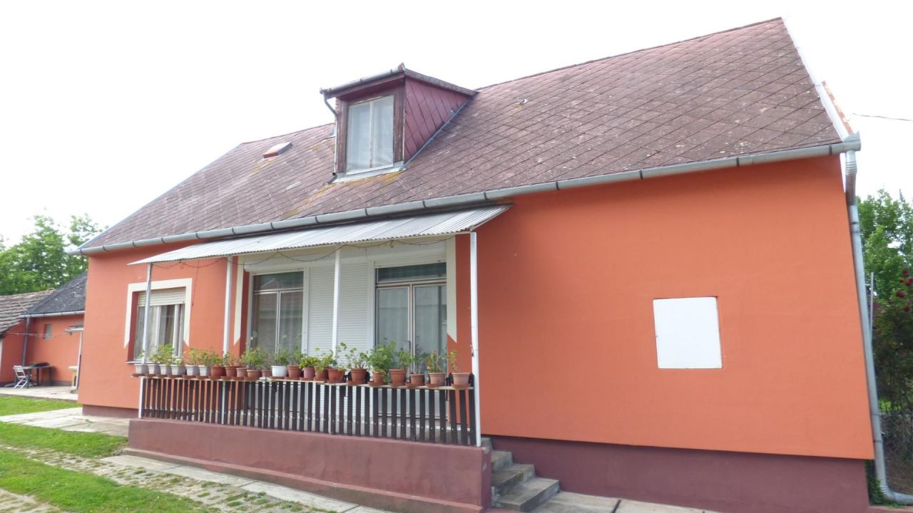 Villa Ötvöskónyi, Hongrie, 155 m² - image 5