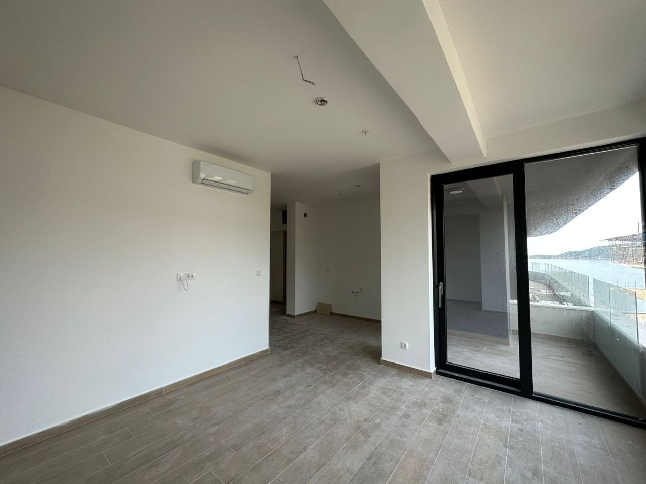 Piso en Budva, Montenegro, 55 m² - imagen 1