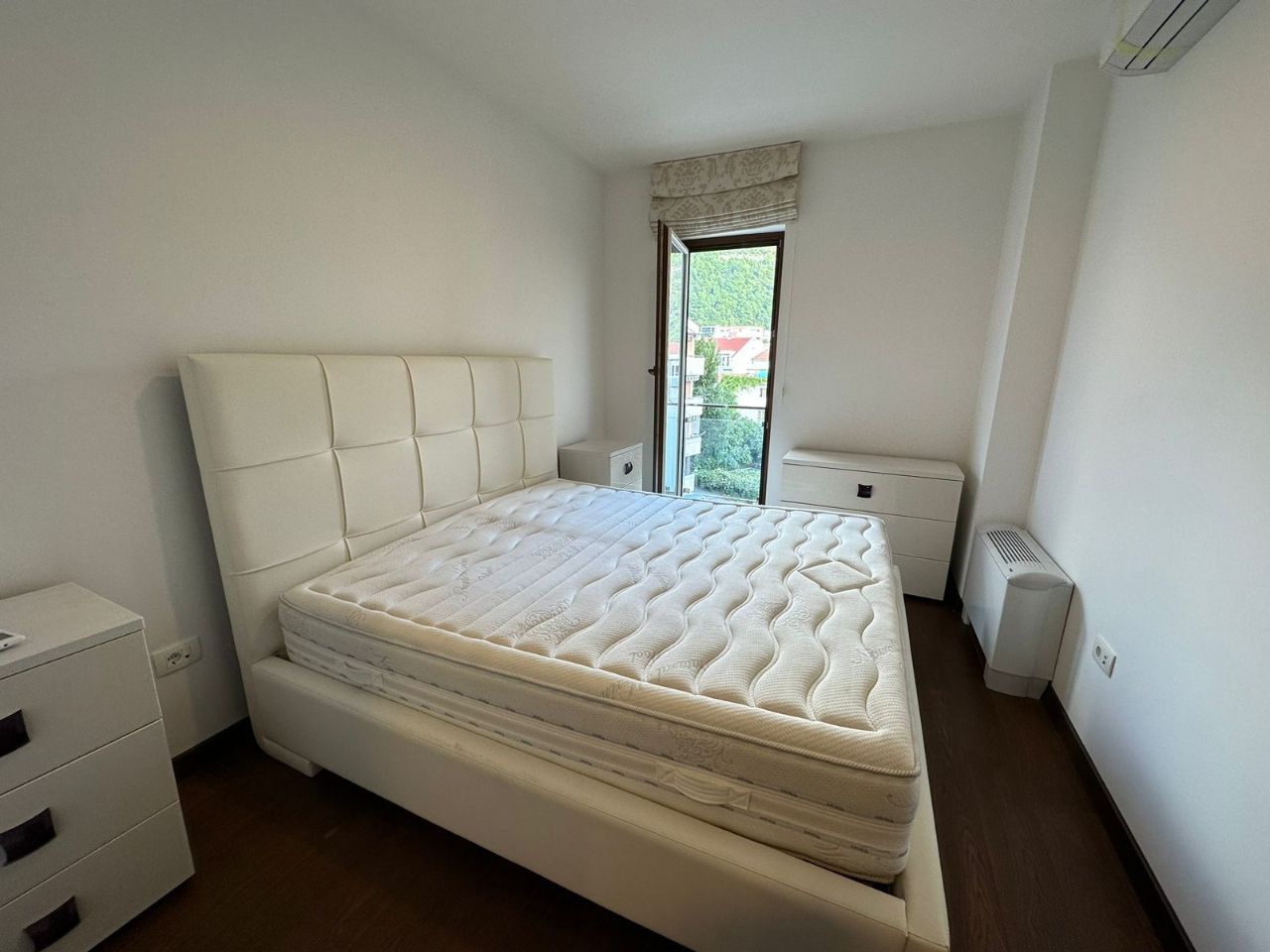Piso en Budva, Montenegro, 77 m² - imagen 3