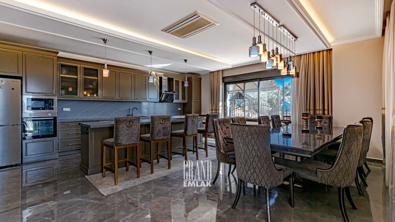 Villa in Alanya, Türkei, 1 100 m² - Foto 12
