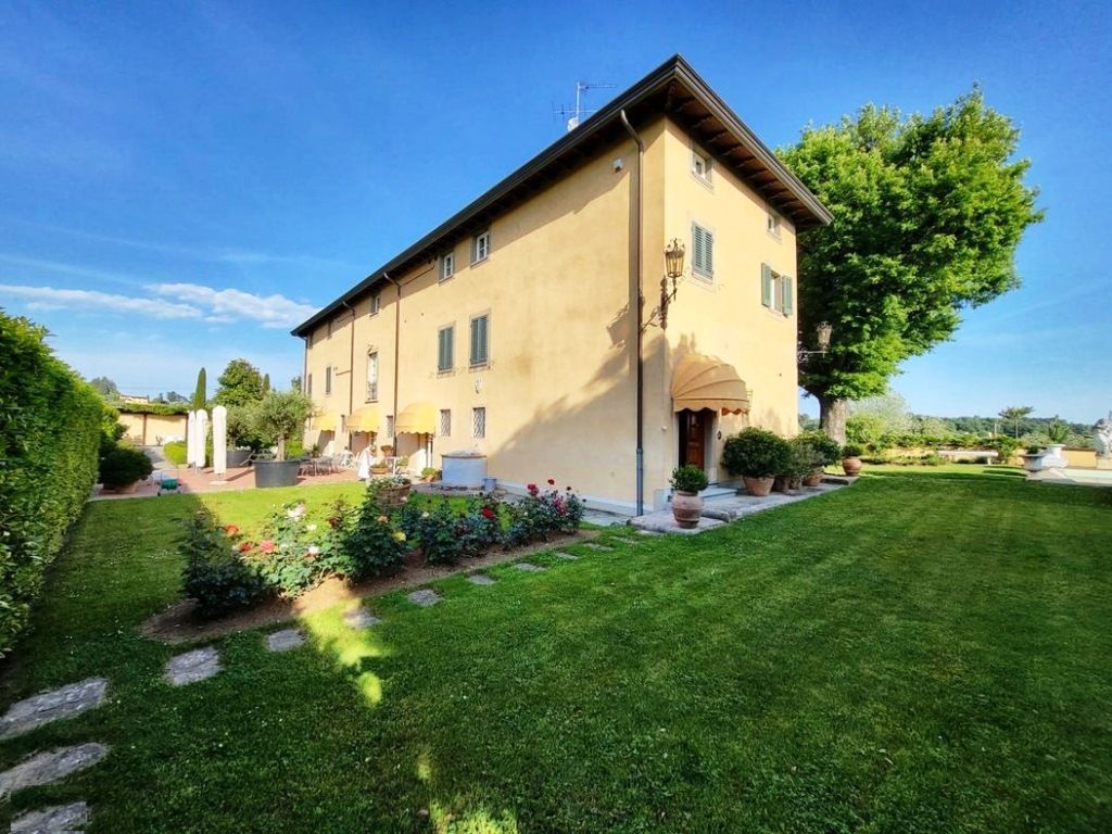 Tenuta a Lucca, Italia, 630 m² - foto 2