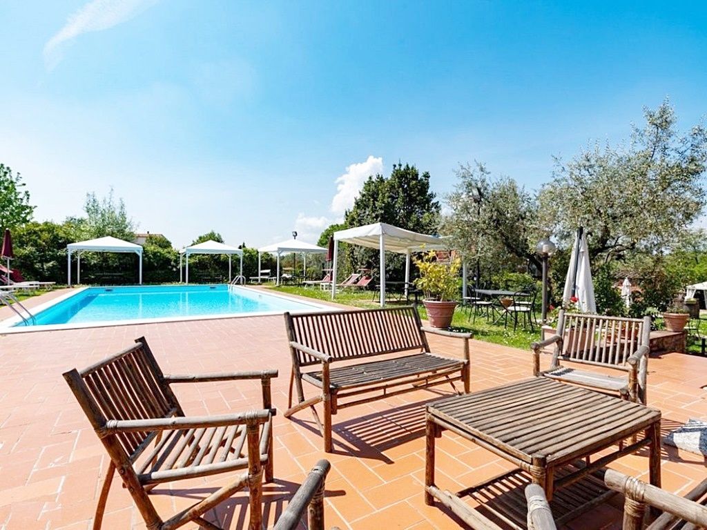 Mietshaus in Lucca, Italien, 700 m² - Foto 6