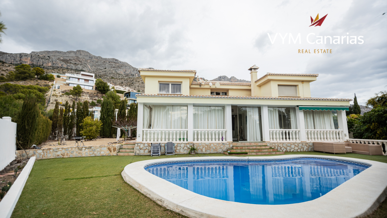 Villa on Costa Blanca, Spain, 495 m² - picture 1