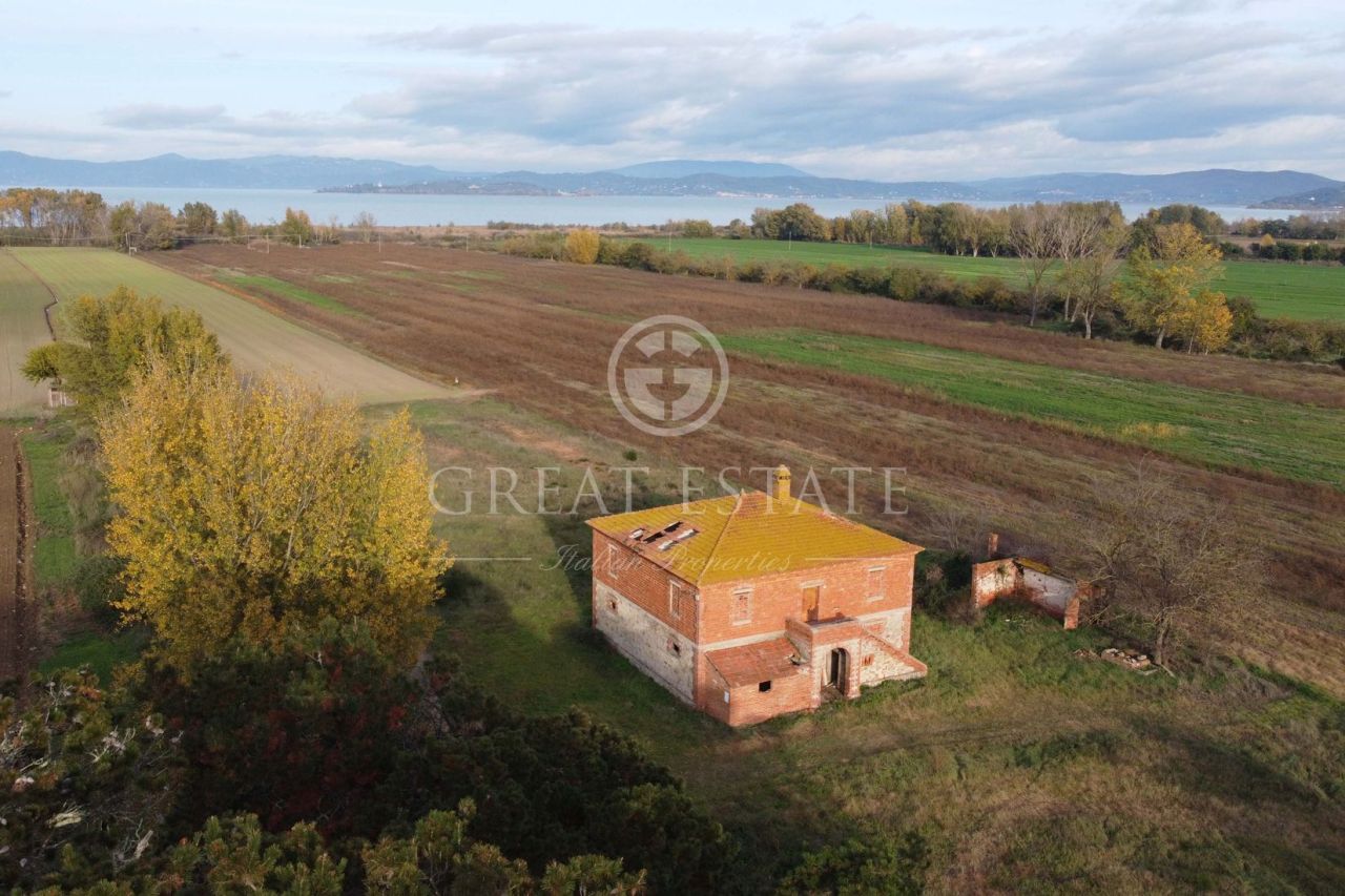 Casa a Castiglione del Lago, Italia, 399 m² - foto 2