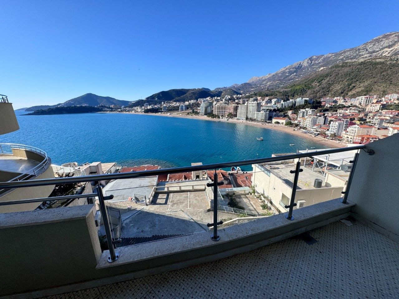 Appartement à Rafailovici, Monténégro, 107 m² - image 2