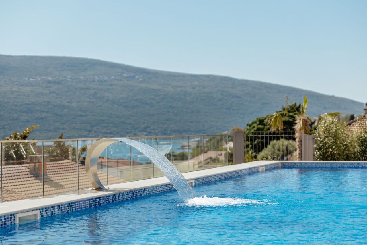 Appartement à Baosici, Monténégro, 47 m² - image 2