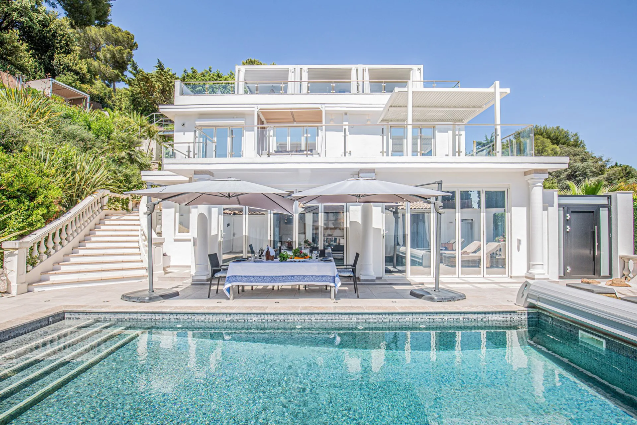 Villa en Antibes, Francia, 250 m² - imagen 1