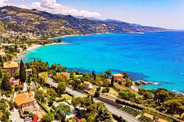 Villa in Ventimiglia, Italien, 450 m² - Foto 3