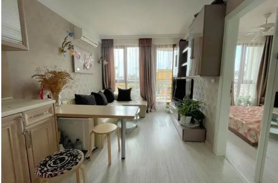 Appartement à Slantchev Briag, Bulgarie, 45 m² - image 1