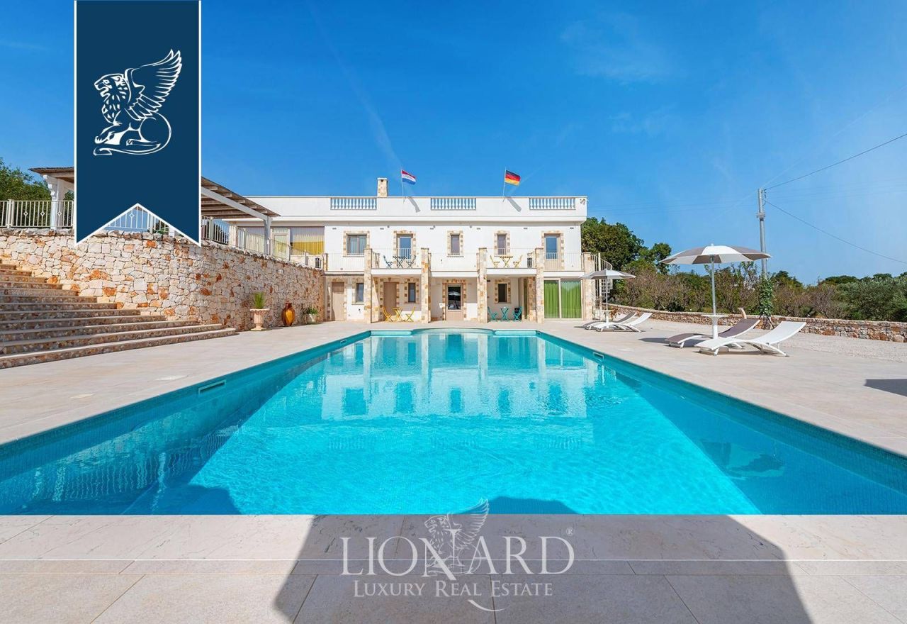 Villa in Ostuni, Italien, 500 m² - Foto 1